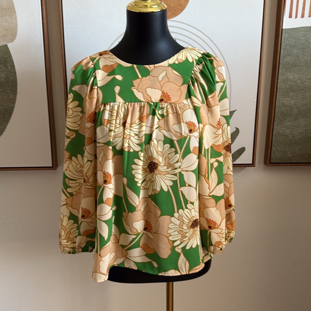 DR2 Green and Cream Floral Peasant Blouse